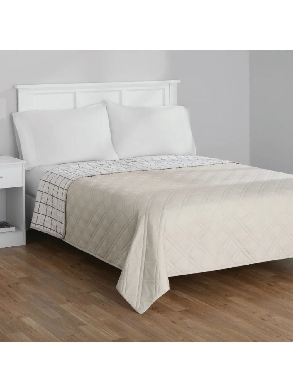 Mainstays Farmhouse Beige Polyester Microfiber Qualts, King, Reversible